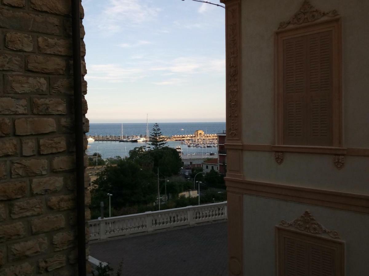St George Villa Imperia Exterior photo